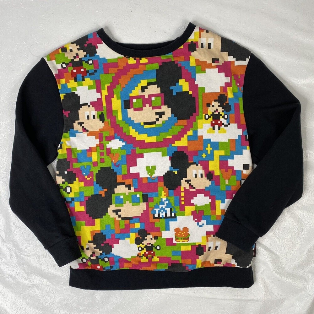 Disneyland Hong Kong Men's Size S Sweatshirt